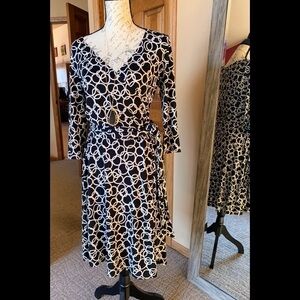 Beautiful Black & White Geometric Pattern Faux Wrap Dress Size M